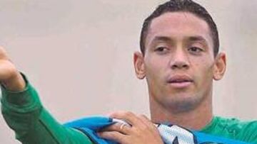 <b>LE QUIEREN EN SEVILLA YA. </b>Al Betis no le hace gracia que Oliveira retrase su llegada para jugar la final de la Copa Libertadores.