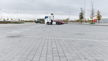 Una cabeza tractora durante la segunda jornada de la huelga de transportistas, en las inmediaciones del Estadio Wanda Metropolitano, a 15 de noviembre de 2022, en Madrid (España). La noche de esta segunda jornada de la huelga de transportistas ha transcurrido de forma tranquila con unos 30 camiones en el aparcamiento del Estadio Wanda Metropolitano. Muchos conductores han regresado a sus lugares de origen, mientras que otros se mantienen hasta que les atienda la ministra. El paro indefinido de transportistas, convocado por la Plataforma Nacional en Defensa del Sector del Transporte, comenzó ayer, 14 de noviembre de 2022 ante la falta de acuerdo con el Gobierno para que se controle el cumplimiento de las leyes que se aprobaron tras la anterior huelga en marzo de 2022. Los sindicatos mayoritarios, UGT y CC.OO, han rechazado estos paros y no secundan la convocatoria, al igual que el Comité Nacional del Transporte por Carretera.
15 NOVIEMBRE 2022;TRANSPORTE;TRANSPORTISTAS;JORNADA;HUELGA;ACUERDO;GOBIERNO;CAMIONES
Gustavo Valiente / Europa Press
15/11/2022