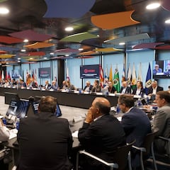 Cumbre urgente en LaLiga: suenan tambores de parar Primera y Segunda