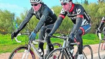 Fernando Alonso y Carlos Sastre durante la jornada de entrenamiento