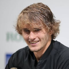 Zverev: "Coger la toalla en cada punto me parece ridículo"