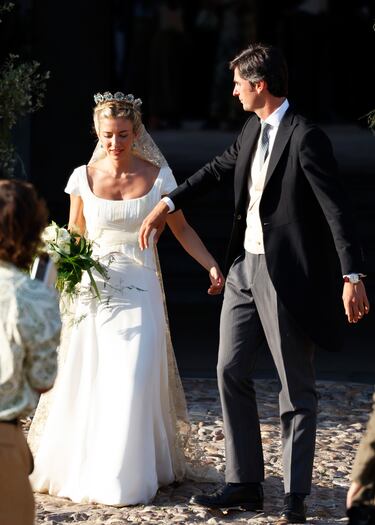 Miguel Matossian y Casilda de Nicolás abandonan la iglesia tras darse el 'sí quiero' a 28 de junio de 2025, en Toledo (España).