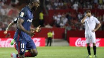 Jackson Martínez celebra su primer gol en la Liga española con el Atlético de Madrid.