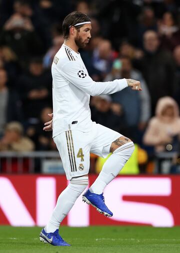 Se se?al¨® el penalti tras la revisi¨®n de las im¨¢genes, la afici¨®n ped¨ªa que lo lanzase Rodrygo, autor de un doblete, pero finalmente fue Ramos el que lo transform¨®.