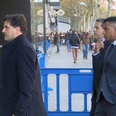 Así entró Rodrygo al palco del Bernabéu: traje y mano al bolsillo