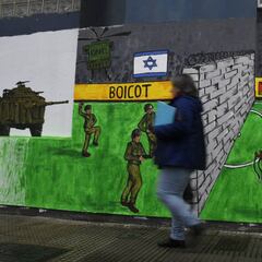 Pintadas y carteles contra Israel en las calles de Gijón