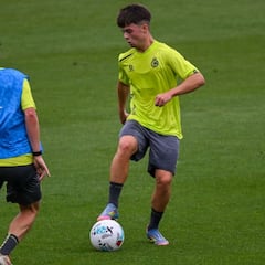 El Lugo gana la puja por Neco Celorio