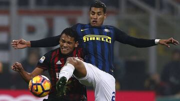 Bacca asiste y sale aplaudido por el San Siro en el clásico