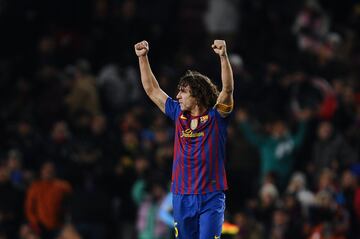 En la 04-05, Puyol fue elegido capitán del FC Barcelona por sus compañeros. El defensa ya había estado entre la terna de capitanes en la temporada anterior pero las salidas de Luis Enrique y Phillip Cocu le dejaron como el más votado para ser el líder del vestuario. 

Ese año, Ronaldinho sería el segundo capitán y Xavi Hernández el tercero. 
