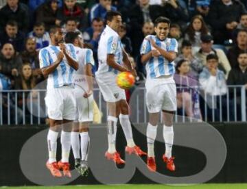 Barrera del Málaga en el partido ante el Granada en La Rosaleda.