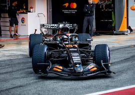McLaren divide a sus pilotos