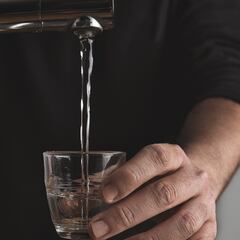 La ciencia zanja el debate: esta es la cantidad de agua que debes beber al día