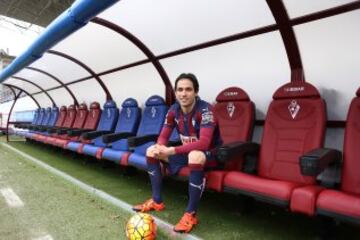 JOTA PELETEIRO llegó cedido del  Brentford al Eibar hasta el verano del  2017