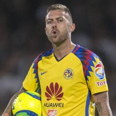 Jérémy Ménez ya toca la pelota con el América