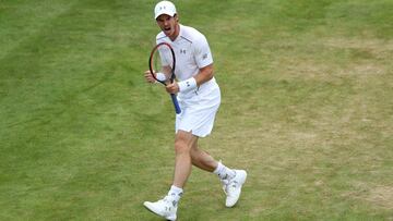 Andy Murray celebra un punto ante Kyle Edmund durante la disputa del The Aegon Championships en el The Queens Club de Londres.