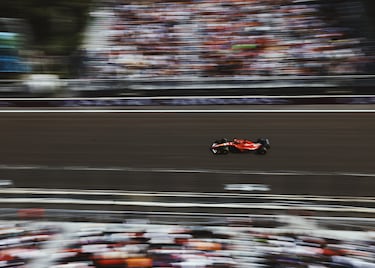 Charles Leclerc durante el Gran Premio de Azerbaiyán.