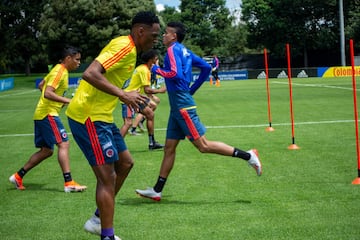 La Selección Colombia entrena en Bogotá pensando en el amistoso del domingo contra Perú.