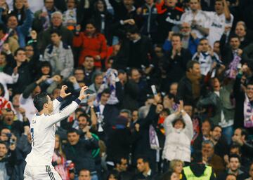 El jugador nacido en Funchal lo celebró a lo grande delante de los seguidores del Real Madrid.