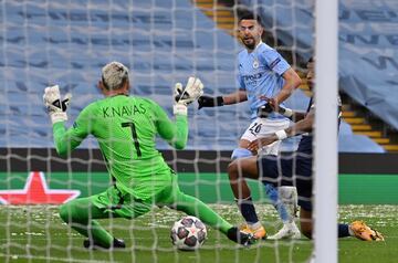 1-0. Riyad Mahrez marca el primer gol.