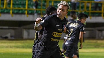 Dayro Moreno durante un partido con Once Caldas.