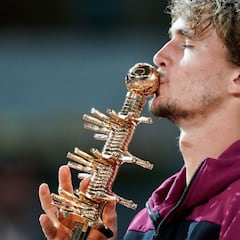 Zverev remonta ante Berrettini y gobierna de nuevo en Madrid