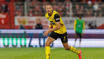 Waldermar Anton, en un partido con el Borussia Dortmund de esta temporada.