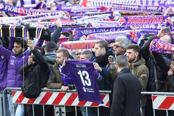 Miles de personas, seguidores y representantes políticos y del mundo del fútbol dieron hoy su último adiós a Astori.