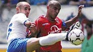 <B>ENTRE ALGODONES</B>. Paco podría no jugar el partido ante el Albacete.