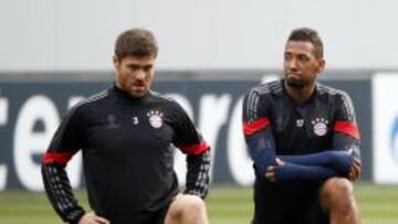 GALONES. Alonso, elogiado por Pep, llevará el timón del Bayern.