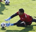 Asenjo se entrena con normalidad y estará frente a Osasuna