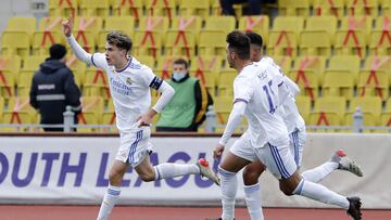 Bruno Iglesias celebra el gol en el minuto 75 que le dio el triunfo al Juvenil del Real Madrid ante el Sheriff en Tiraspol este mi&eacute;rcoles.
 