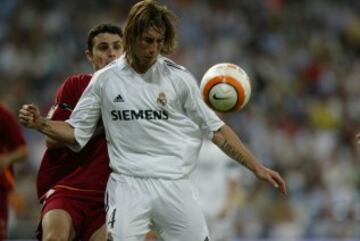Su debut con el club blanco fue entrando tras el descanso en un partido contra el Celta de Vigo. 