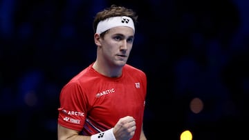 Tennis - ATP Finals Turin - Pala Alpitour, Turin, Italy - November 19, 2022 Norway's Casper Ruud reacts during his semi final match against Russia's Andrey Rublev REUTERS/Guglielmo Mangiapane