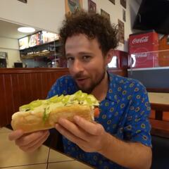 El negocio de hamburguesas que Luisito Comunica tiene en Madrid