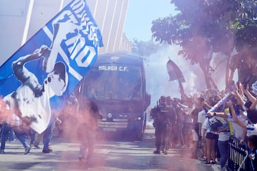 Aprobados y suspensos del M¨¢laga: Larrubia, un faro celestial