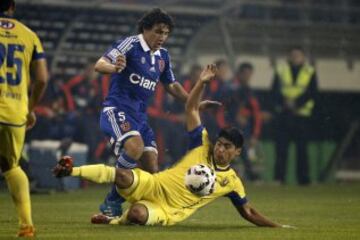 Los azules, dirigidos por Martín Lasarte, superaron por 2-1 a la Universidad de Concepción de Ronald Fuentes. Cristián Suárez y Matías Rodríguez anotaron para los azules. El descuento lo marcó Fernando Manríquez. 