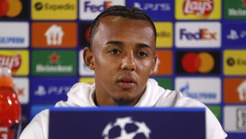 Koundé, en Wolfsburgo.