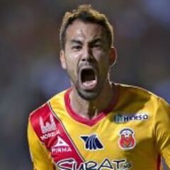 Morelia vence a Chivas y aprieta la lucha por el no descenso