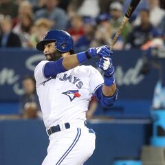 José Bautista sigue siendo un imán para atraer pelotazos