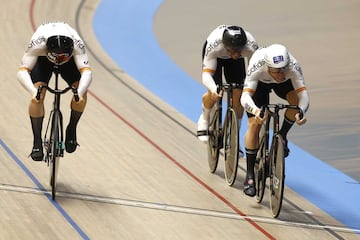 Ekain Jimnez, Pepe Moreno y Esteban Snchez en la prueba de velocidad por equipos.