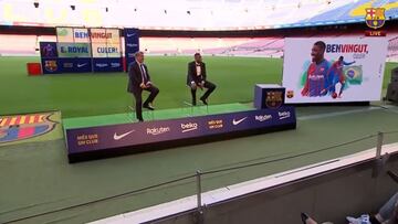 La pajarita de Emerson en su presentación que les dejará en shock: ¿habían visto algo igual?