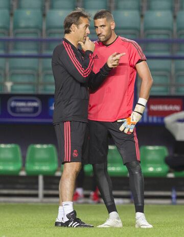 Charla entre Lopetegui y Kiko Casilla.