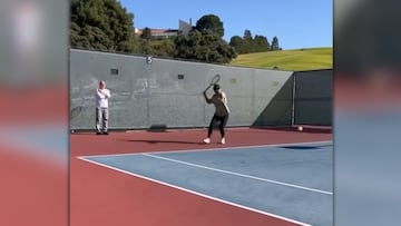 Naomi Osaka sigue entrenando durante su embarazo