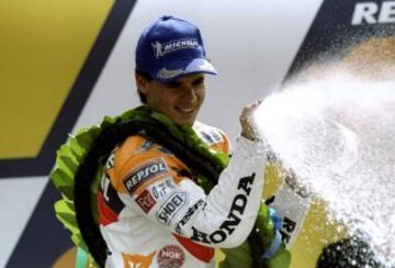 Álex Crivillé fue el primer español en el Mundial de motociclismo en conseguir la victoria. Conquistó el GP de Países Bajos, en el mítico circuito de Assen, en 1992.