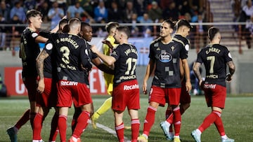 GERNIKA (BIZKAIA), 22/12/2022.- Los jugadores del Celta celebran un gol ante el Gernika durante el partido de la segunda ronda de la Copa del Rey de fútbol que se disputa este jueves en el estadio Urbieta. EFE/ Luis Tejido
