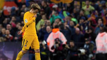 Griezmann, lamentándose.