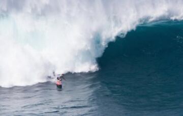 Al estadounidense Will Skudin no le preocupaba en absoluto la victoria de Trump en las elecciones, tenía otras preocupaciones más importantes en Jaws, como escapar de las olas en las que se metía. 