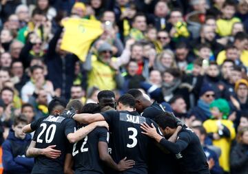 El FC Nantes se ha enfrentado hoy al Nîmes Olympique el cual ha sido la última despedida a el exjugador Emiliano Sala tras su fallecimiento. Los jugadores del club francés ha disputado el partido con vestimenta negra y con el nombre del argentino en la espalda.