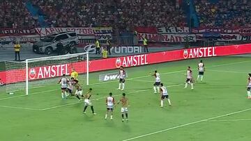 Falcón desata la fiesta de Colo Colo en Copa Libertadores: ¡locura en Colombia!