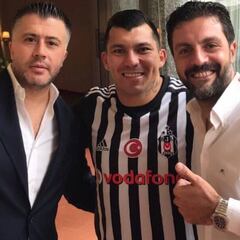 Gary Medel es presentado como refuerzo estrella en Besiktas